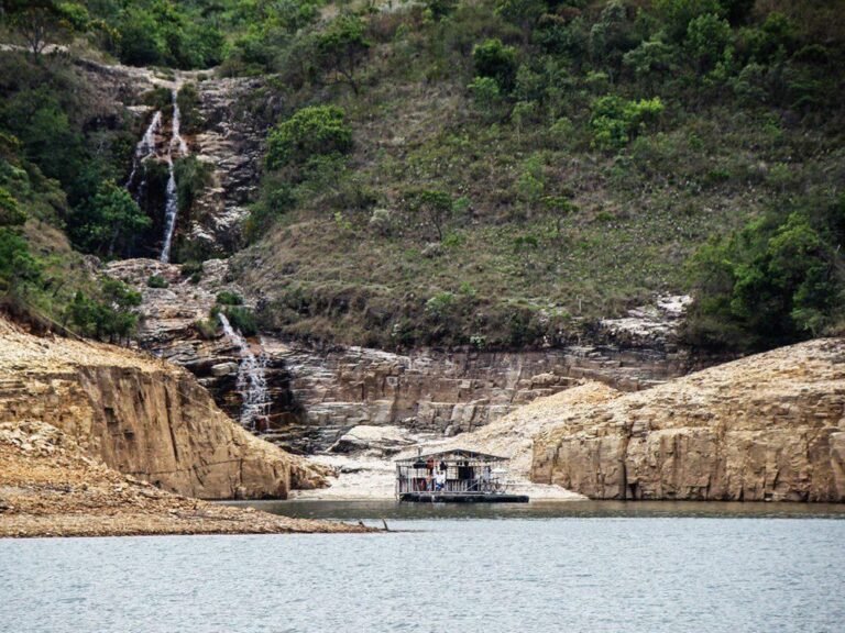 Passeio de Lancha 3h e 7h de duração - Resolve Escarpas - Imagem 11