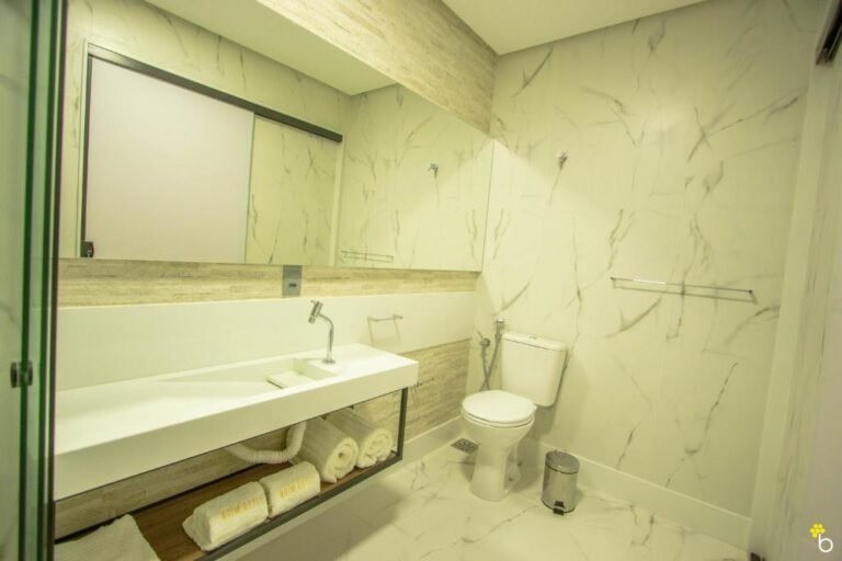 Naim Hotel com ☕ e 💦 - Imagem 5