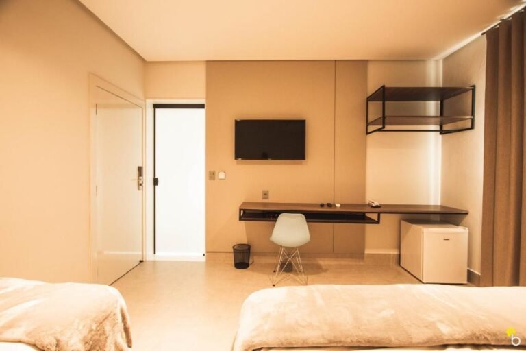 Naim Hotel com ☕ e 💦 - Imagem 10